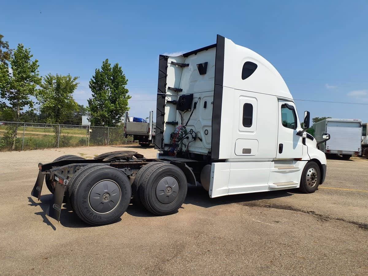 2020 Freightliner Cascadia image 4
