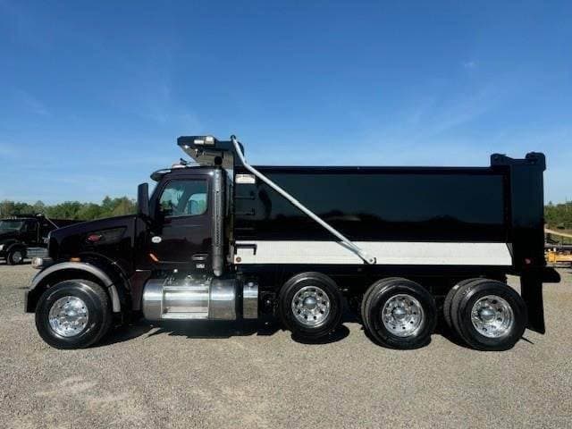 2022 Peterbilt 567 image 4