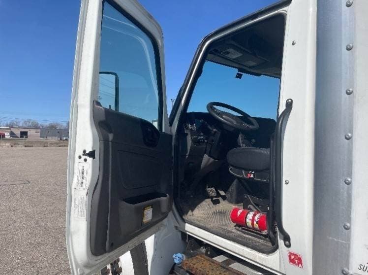 2022 International MV607 Box Truck - 240HP, 6 Speed Automatic, Roll up Door image 15