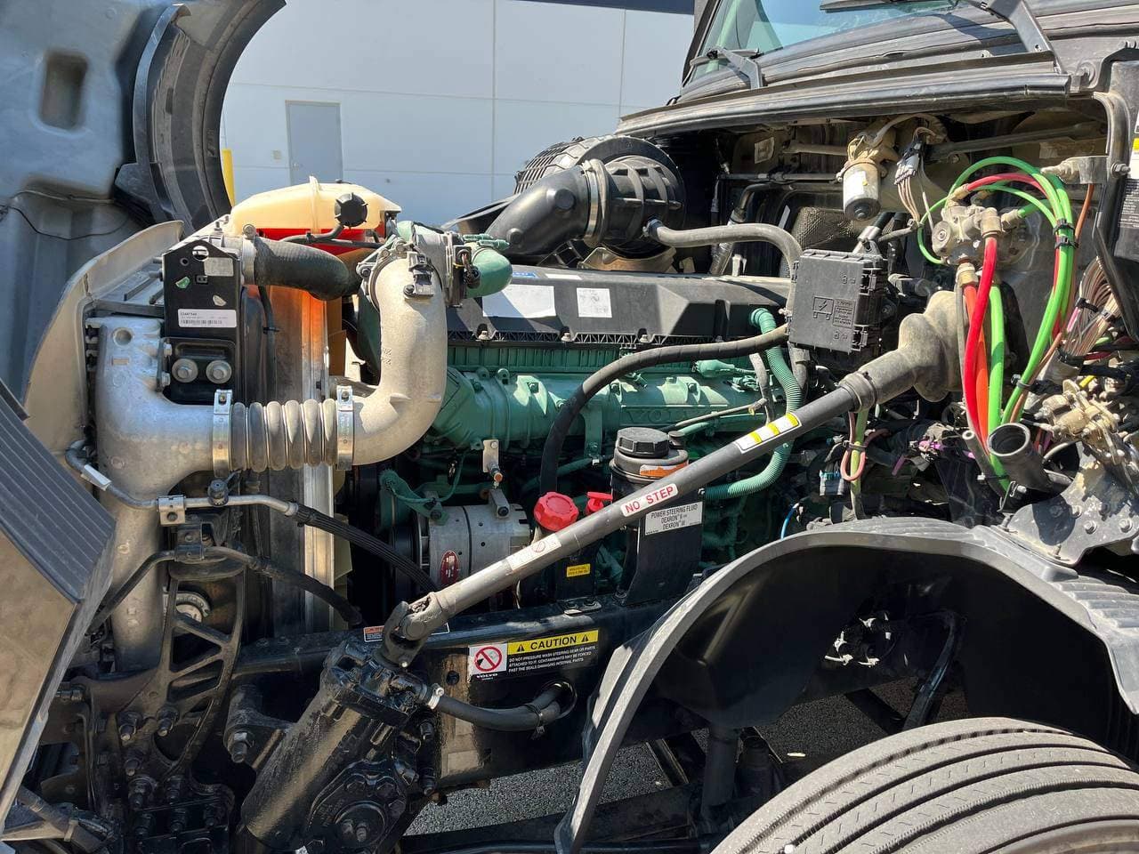 2022 Volvo VNL860 #1168 image 11