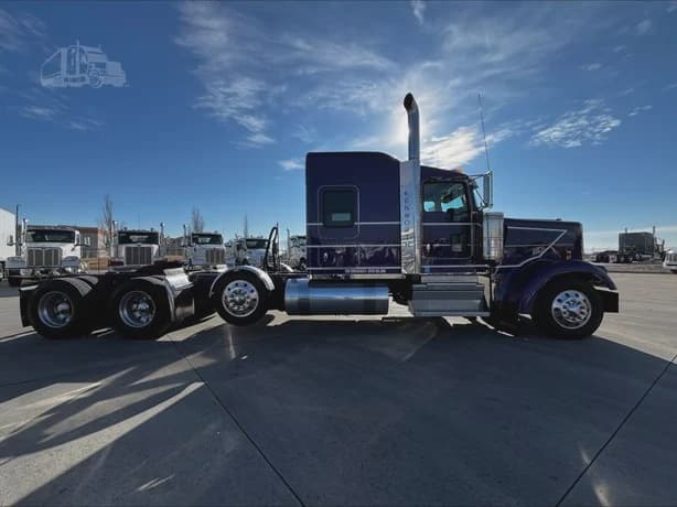 2021 Kenworth W9 Series image 4