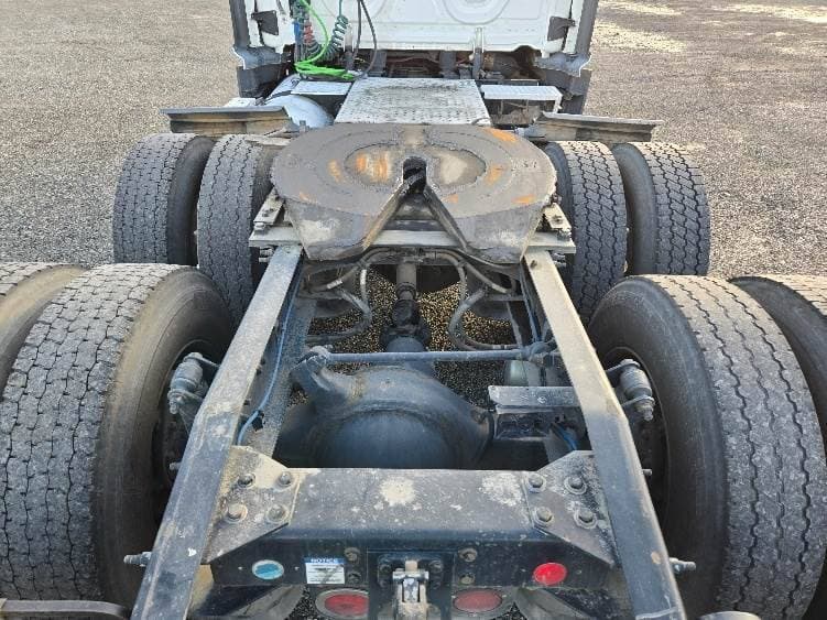 2021 Freightliner Cascadia image 13