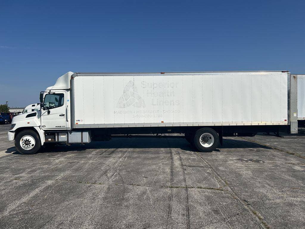 2020 Hino 338 image 2