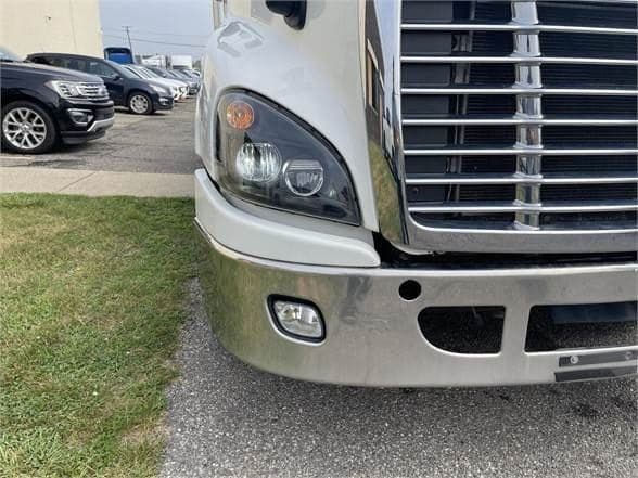 2016 Freightliner Cascadia image 7