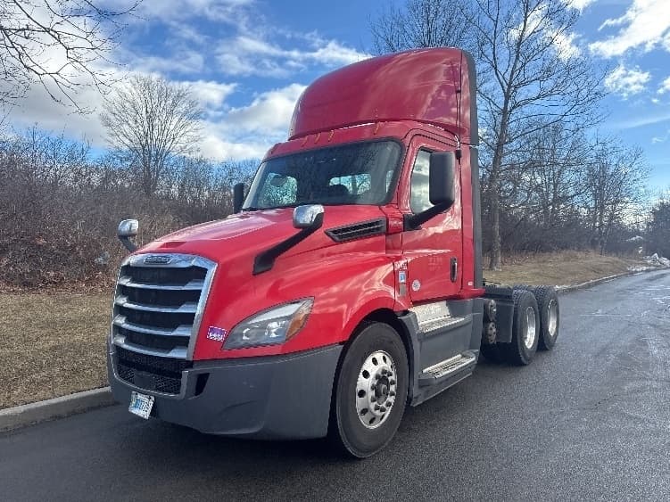 Used 2019 Freightliner Conventional - Day Cab, Tractor - T12664ST image 2