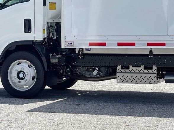 2025 Isuzu NRR image 8