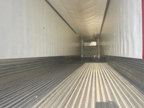 2022 Utility 3000R image 4