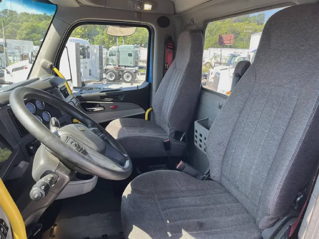 2022 Peterbilt 579 image 6