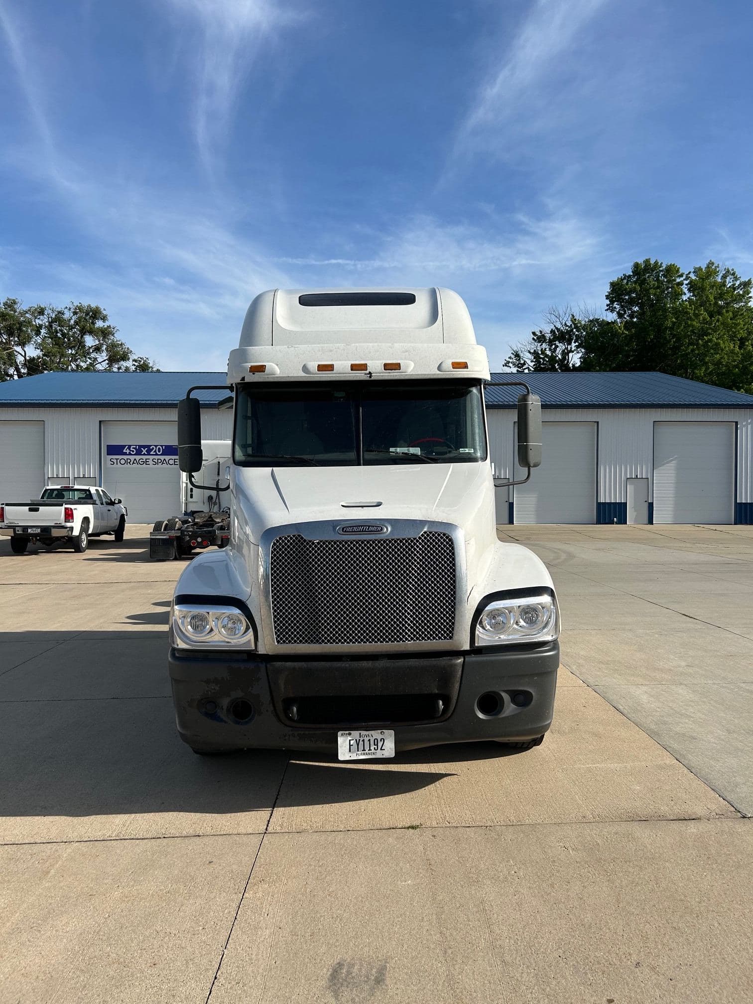 2007 Freightliner ST120 image 1
