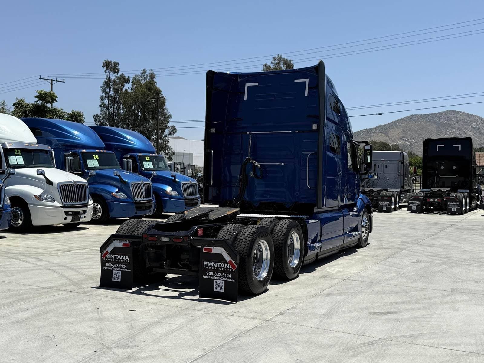 2021 Volvo VNL64T760 image 1