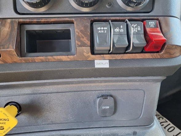 2025 Kenworth W990 image 22