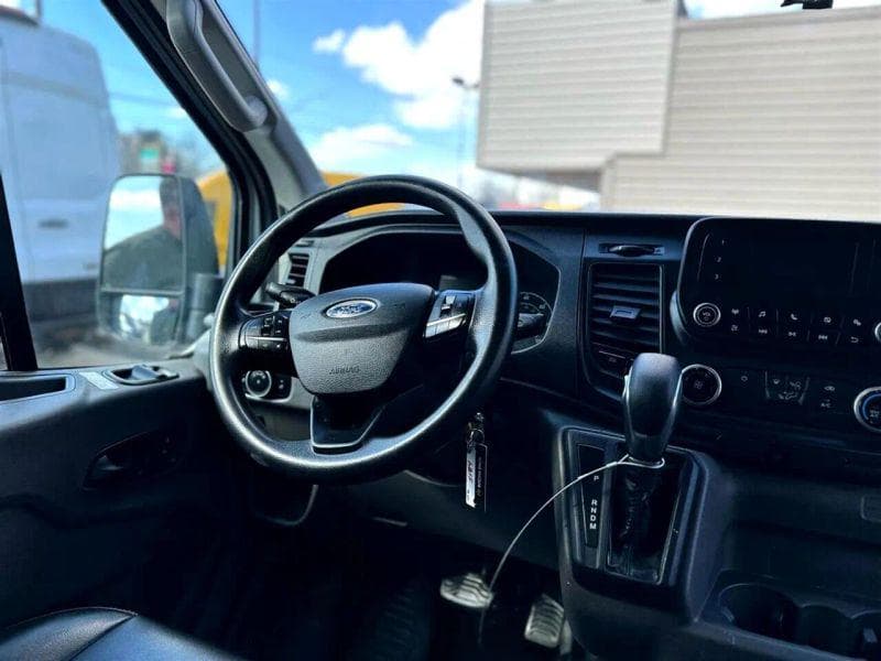 2021 Ford CF8000 image 13