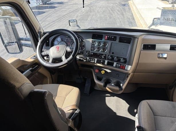 2021 Kenworth T680 image 7