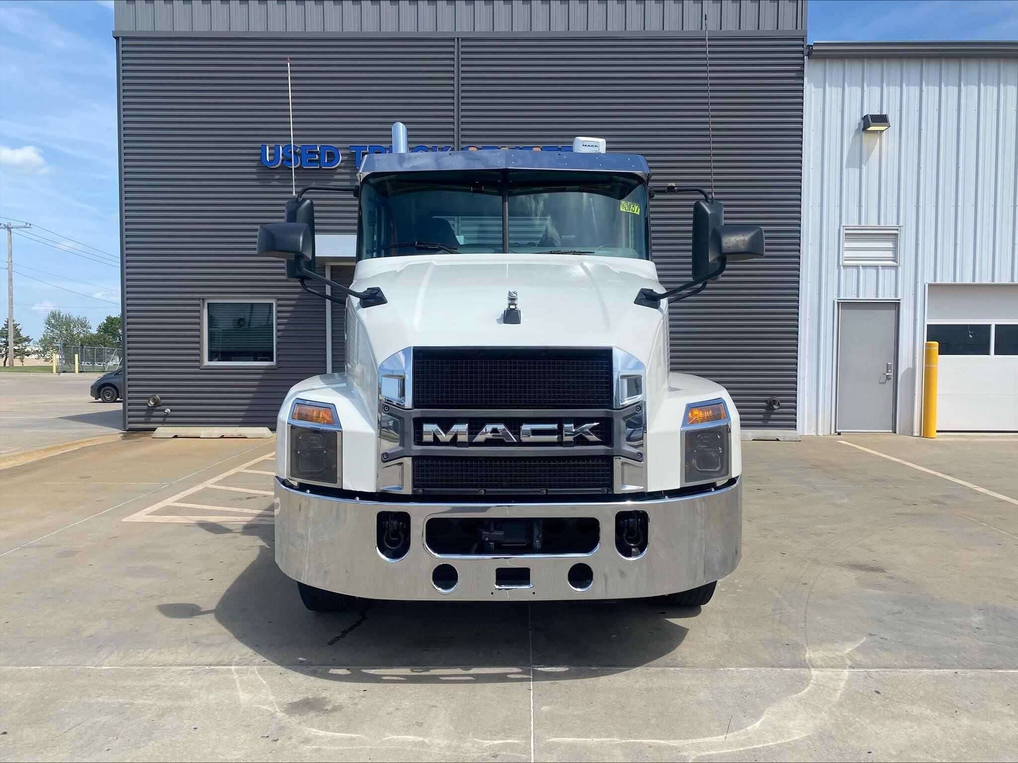 Used 2021 MACK ANTHEM Conventional - Day Cab in Oklahoma City, OK image 2