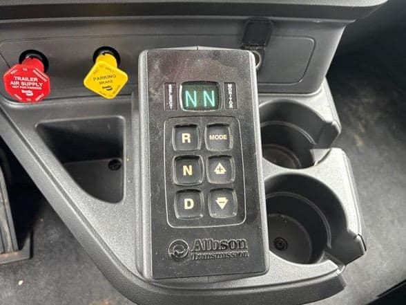 2026 Kenworth T880 image 13