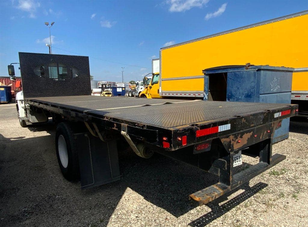 2020 Hino 268 image 5