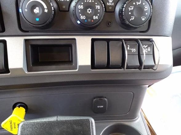 2026 Kenworth T880 image 19