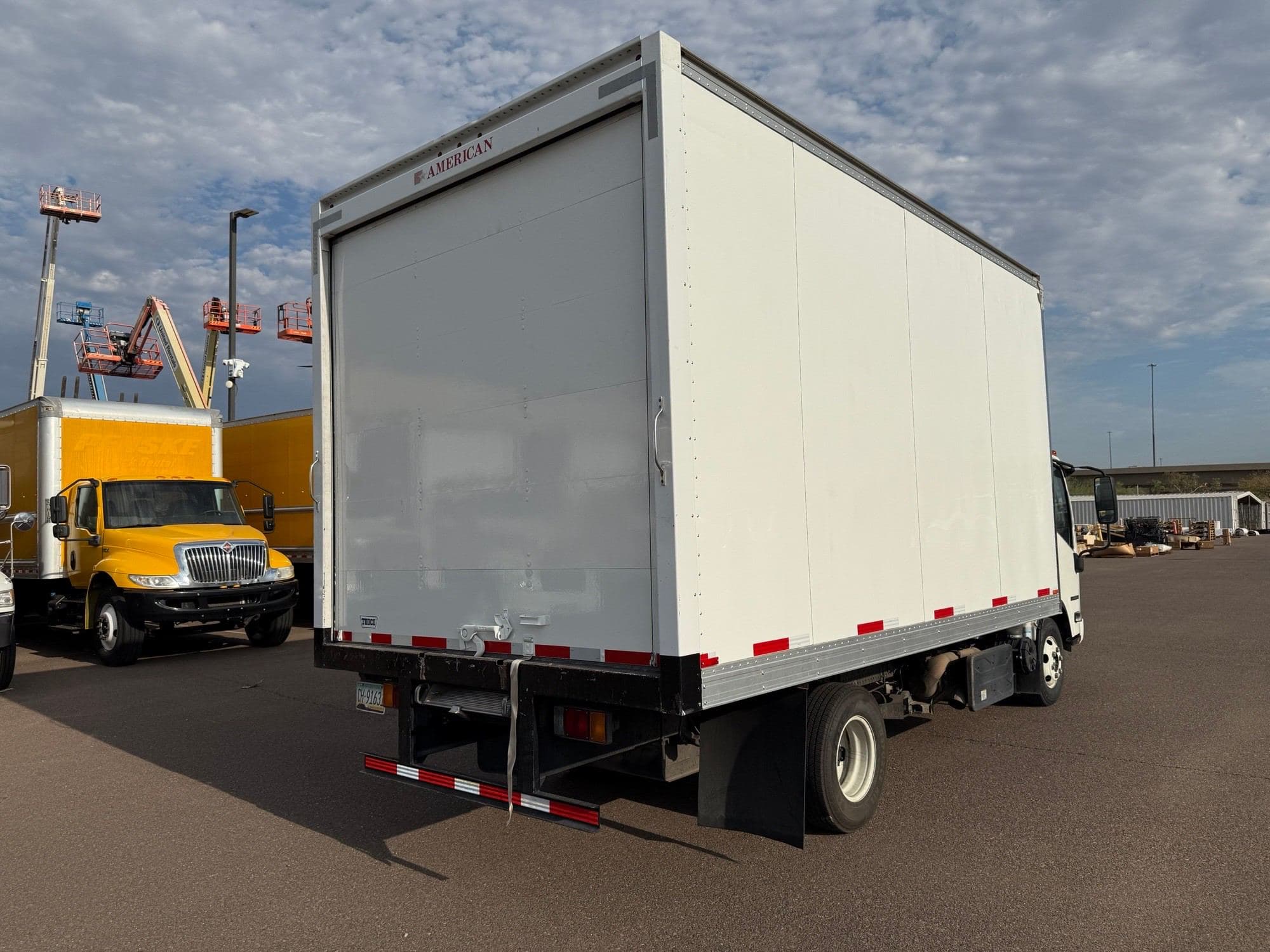 2019 Isuzu NPR-HD image 7