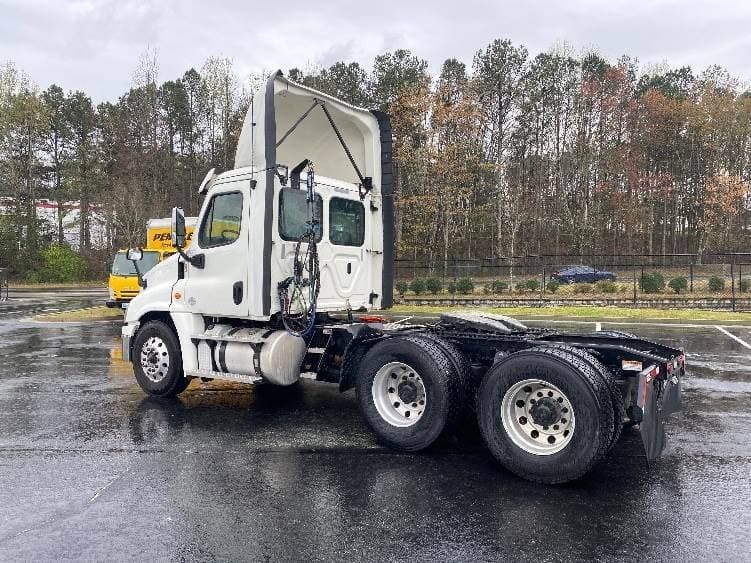 2018 Freightliner Cascadia image 7