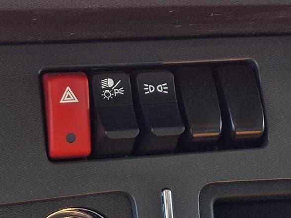 2025 Kenworth T880 image 23