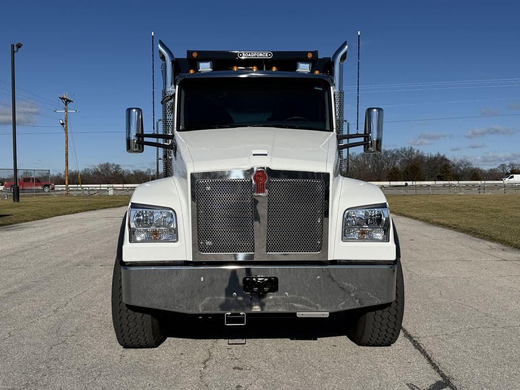 New 2026 KENWORTH T880S image 9