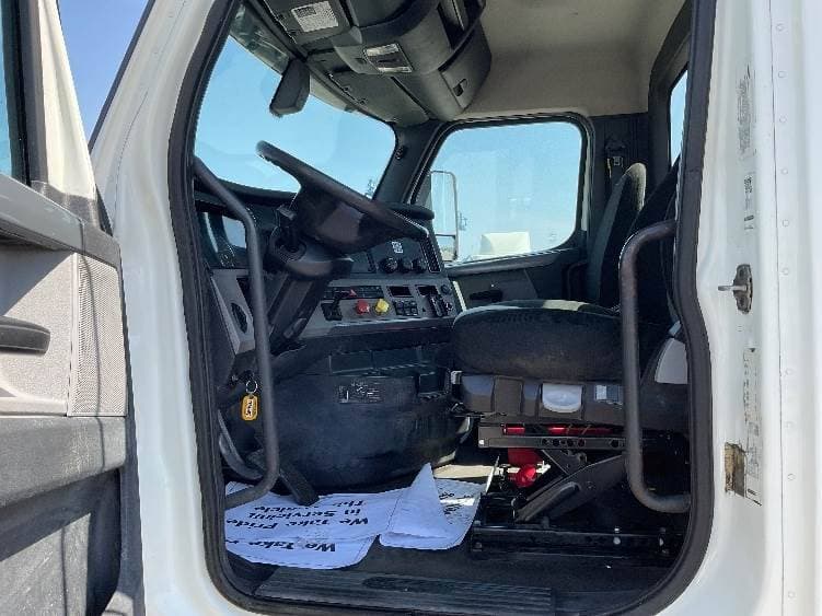 2018 Freightliner Cascadia image 6