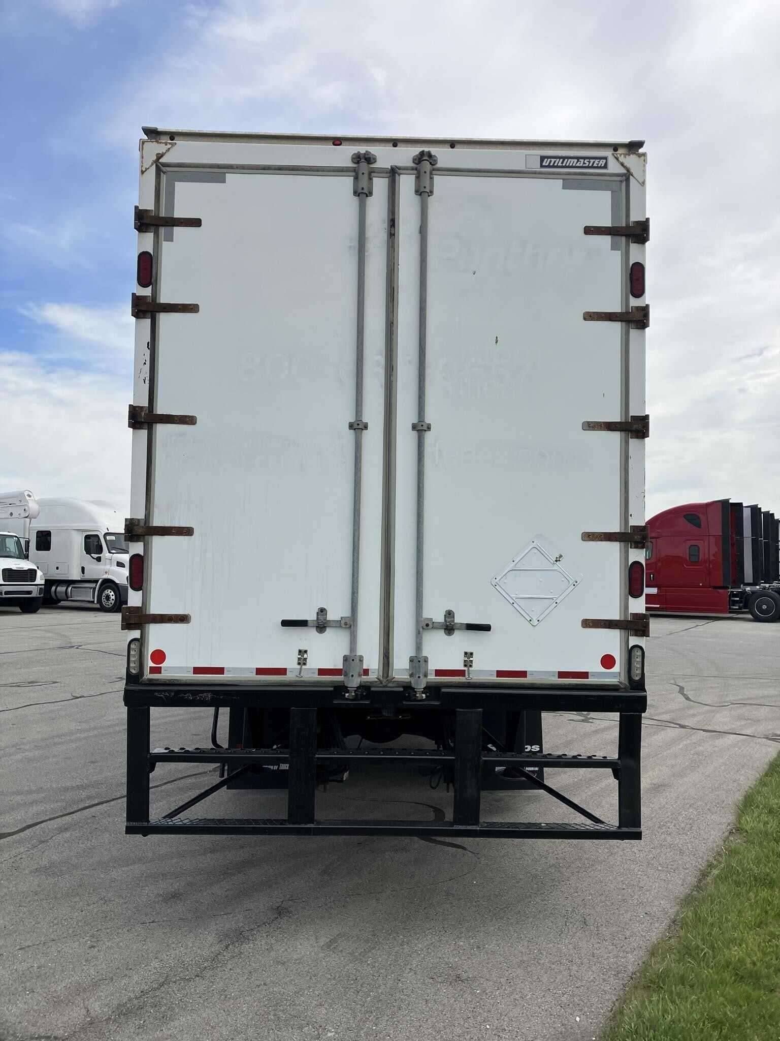 Used 2015 FREIGHTLINER CASCADIA 113 Expeditor-Hotshot in Dubuque, IA image 5
