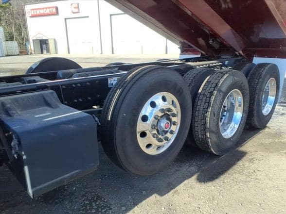 2025 Kenworth T880 image 6