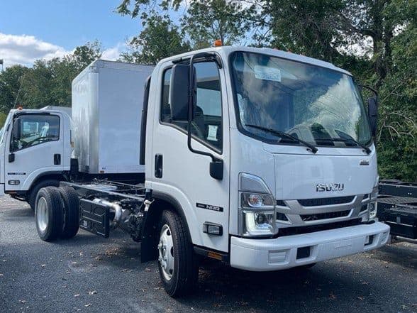 2025 Isuzu NRR image 4