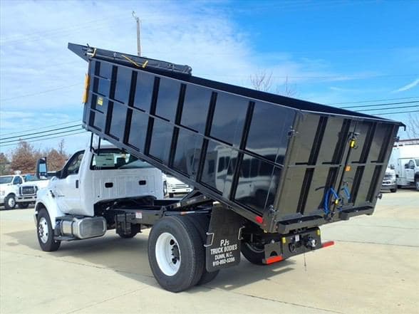 2026 Ford F750 SD image 4