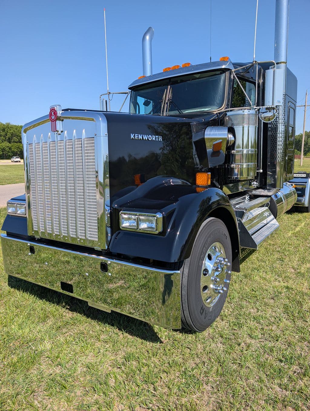 New 2027 KENWORTH W900L image 1