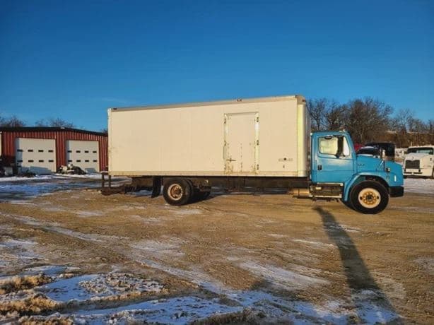 2003 FREIGHTLINER FL70 image 8