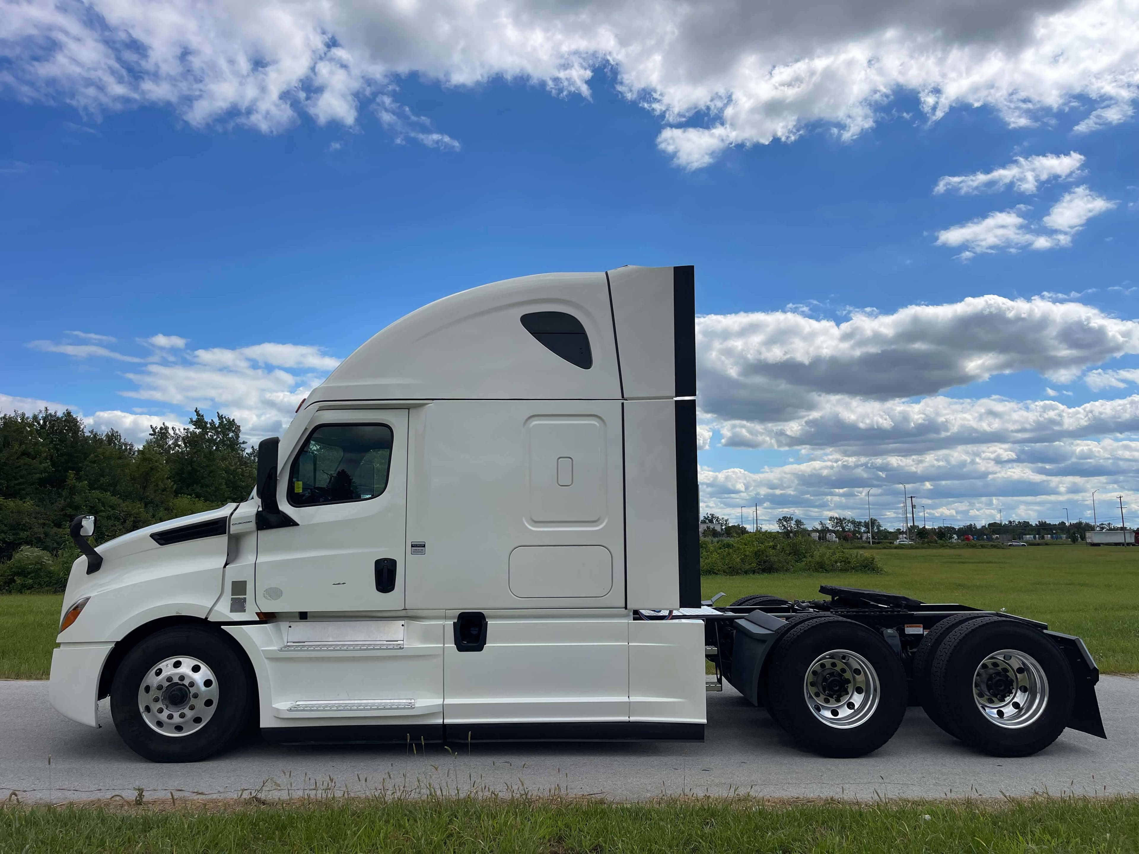 2022 Freightliner Cascadia 126 image 5