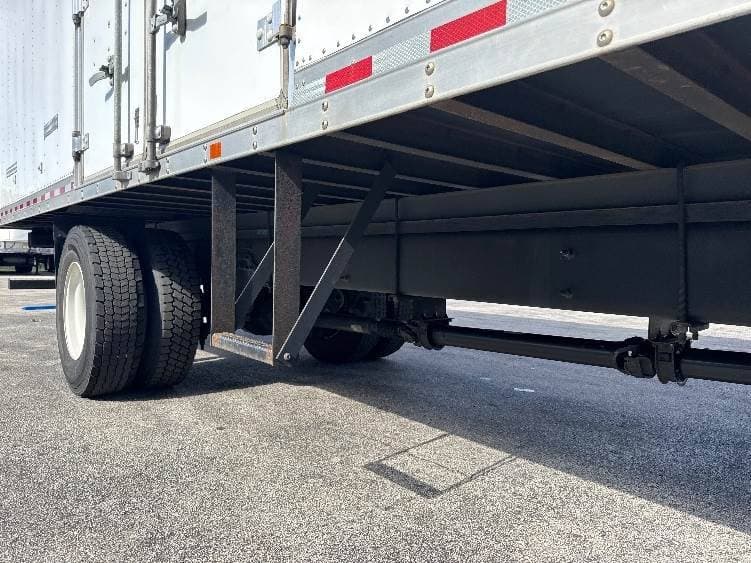 2022 International MV607 Box Truck - 220HP, 6 Speed Automatic, Swing Door image 14