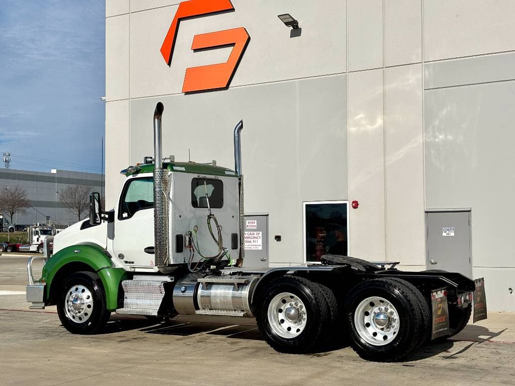 2021 Kenworth T880 image 6