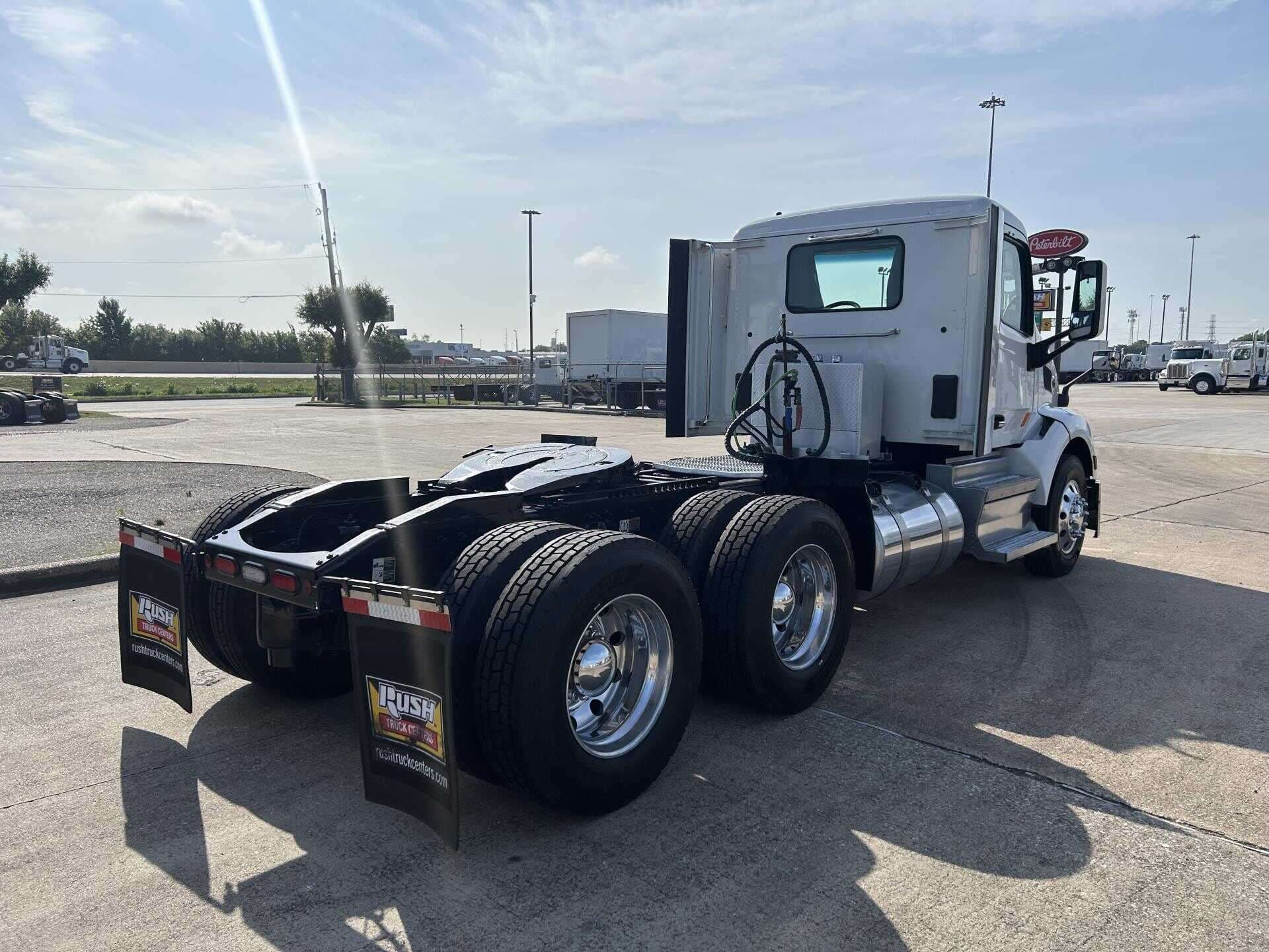 Used 2020 Peterbilt 579 Conventional - Day Cab in Houston, TX image 29