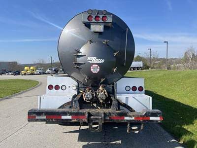 2019 Kenworth T8 Series image 3