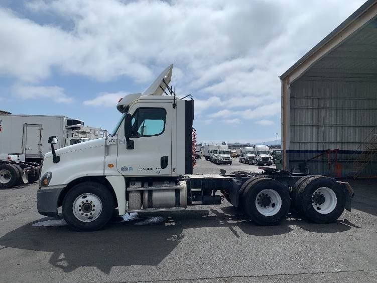 2018 Freightliner Cascadia image 9