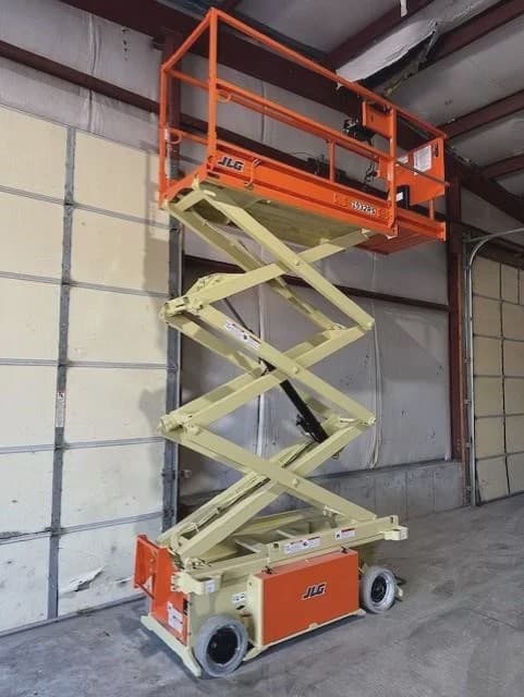 2014 JLG 1932RS image 3