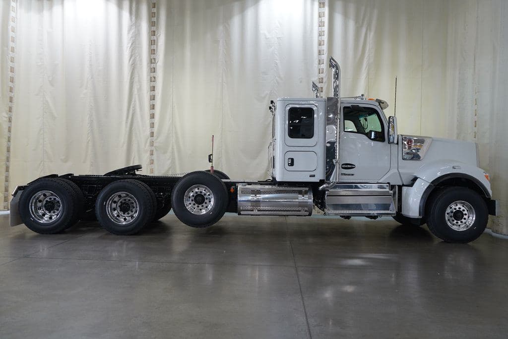 New 2027 KENWORTH W990 image 6