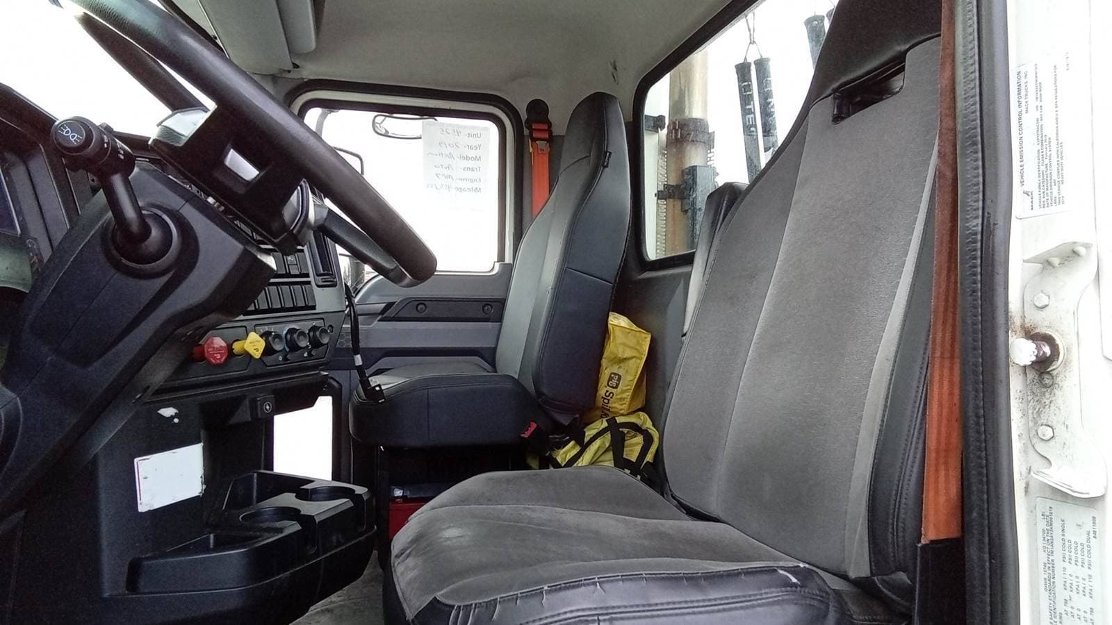 2019 Mack Anthem Single Axle Day Cab Truck - Mack MP7, Automatic image 16