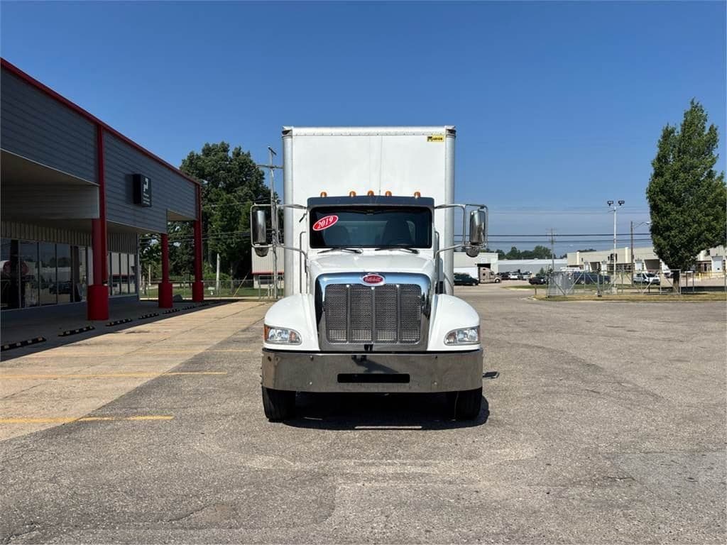 2019 Peterbilt 337 image 2