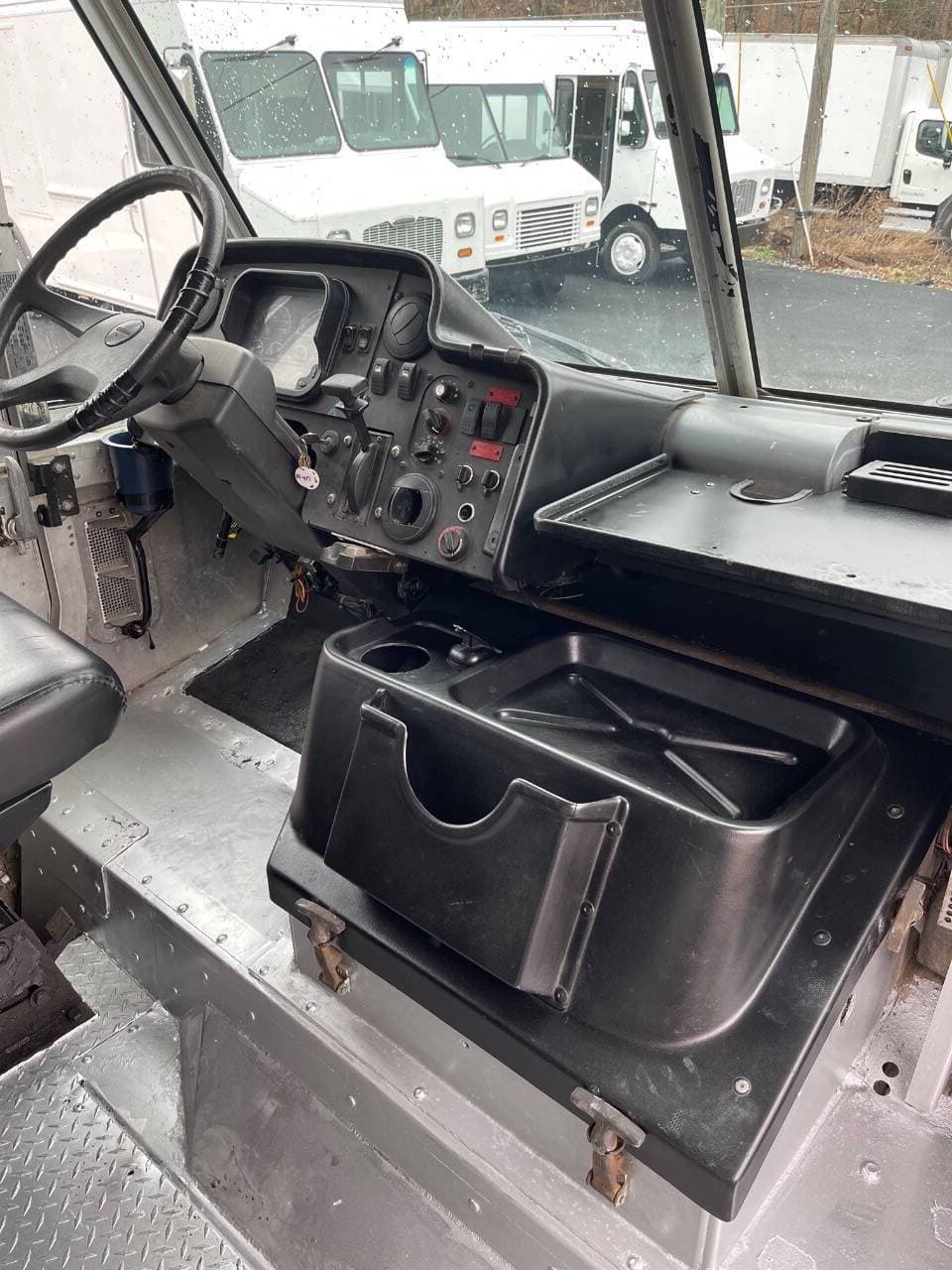 2010 Freightliner MT45 image 7