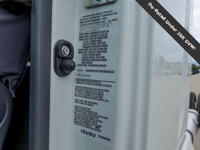 2024 Chevrolet 7500 XD LCF Diesel Work Truck UNDER CDL 26'x102"x97" Box Truck image 15