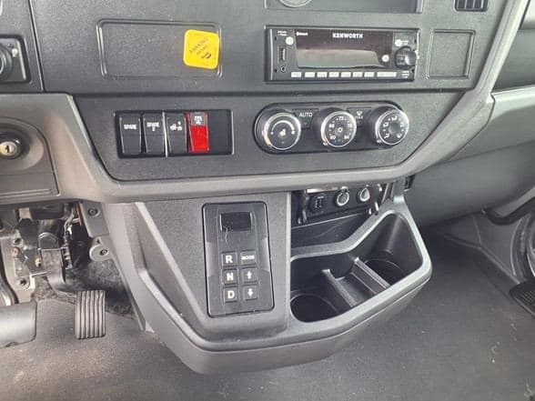 2024 Kenworth T280 image 12