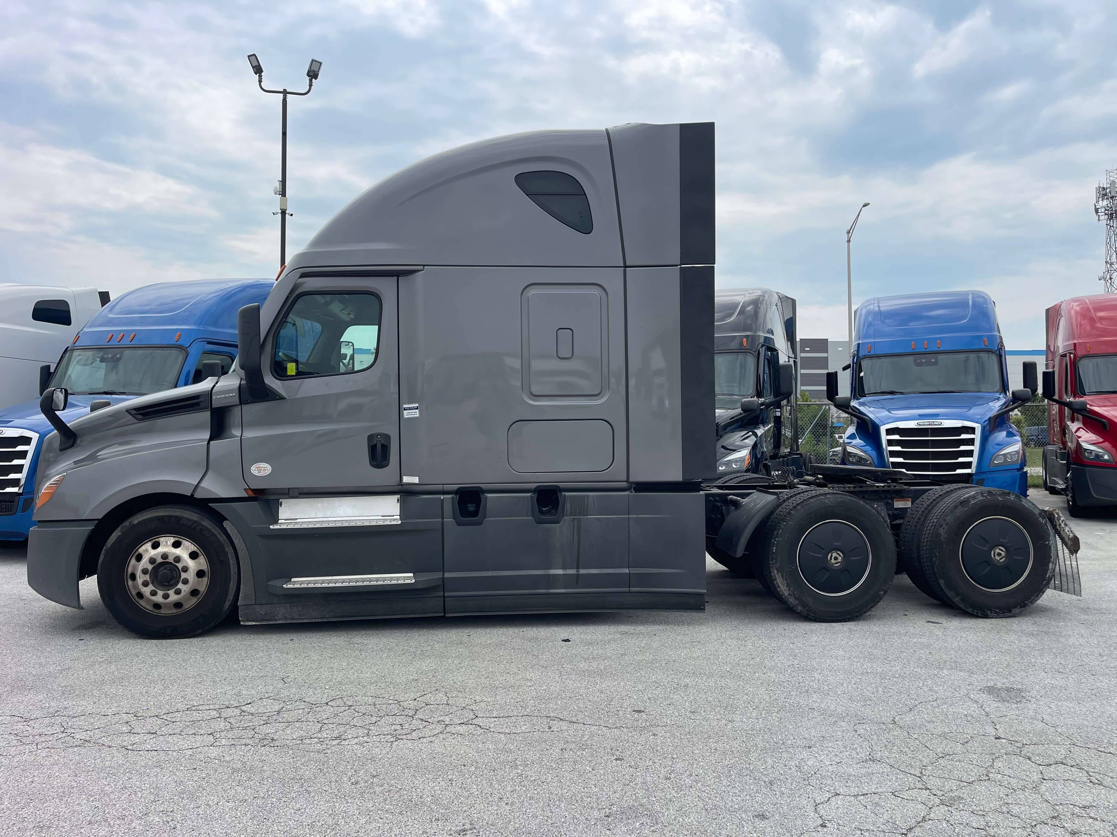 2022 Freightliner Cascadia 126 image 5