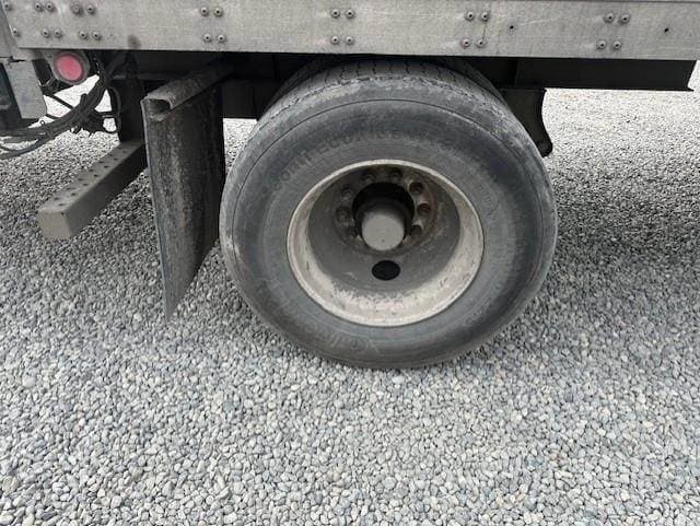 1999 Wabash 32’ ROLL DOOR DRY VAN WITH LIFT GATE Dry Van Trailer image 7