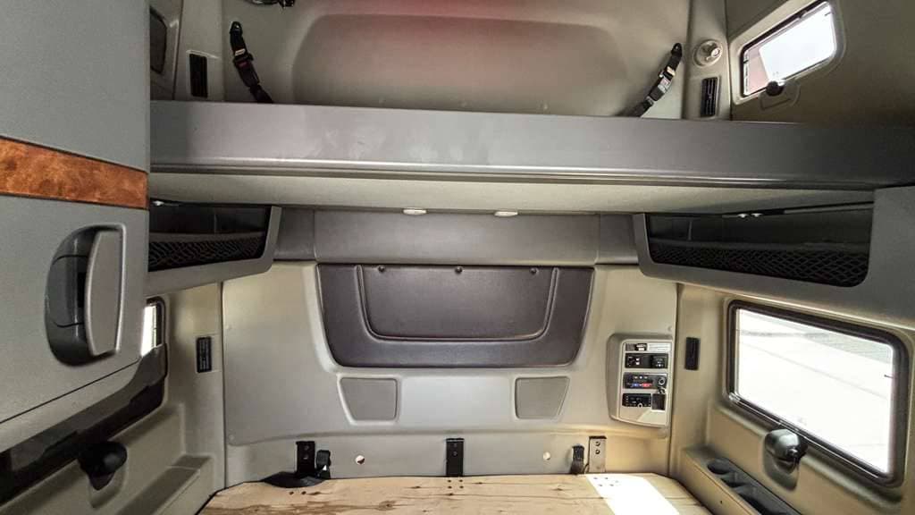 Used 2021 INTERNATIONAL LT625 image 22