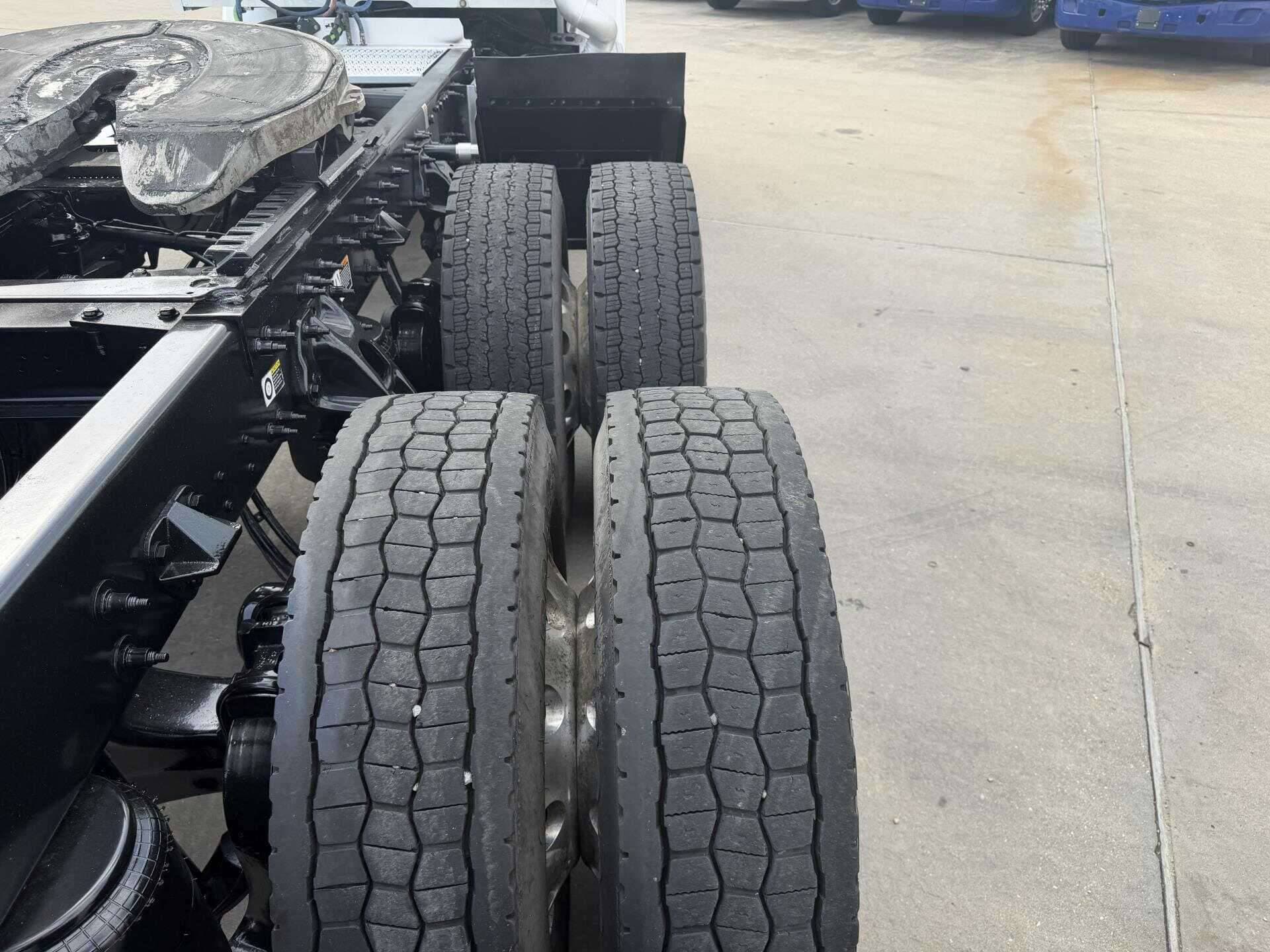 2021 Peterbilt 579 image 5