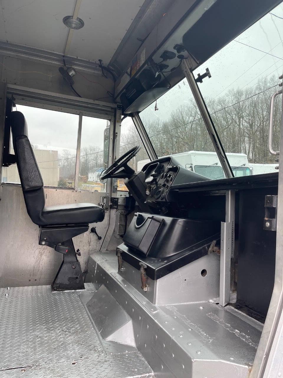 2010 Freightliner MT45 image 5